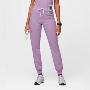 Figs scrubs, lavender
